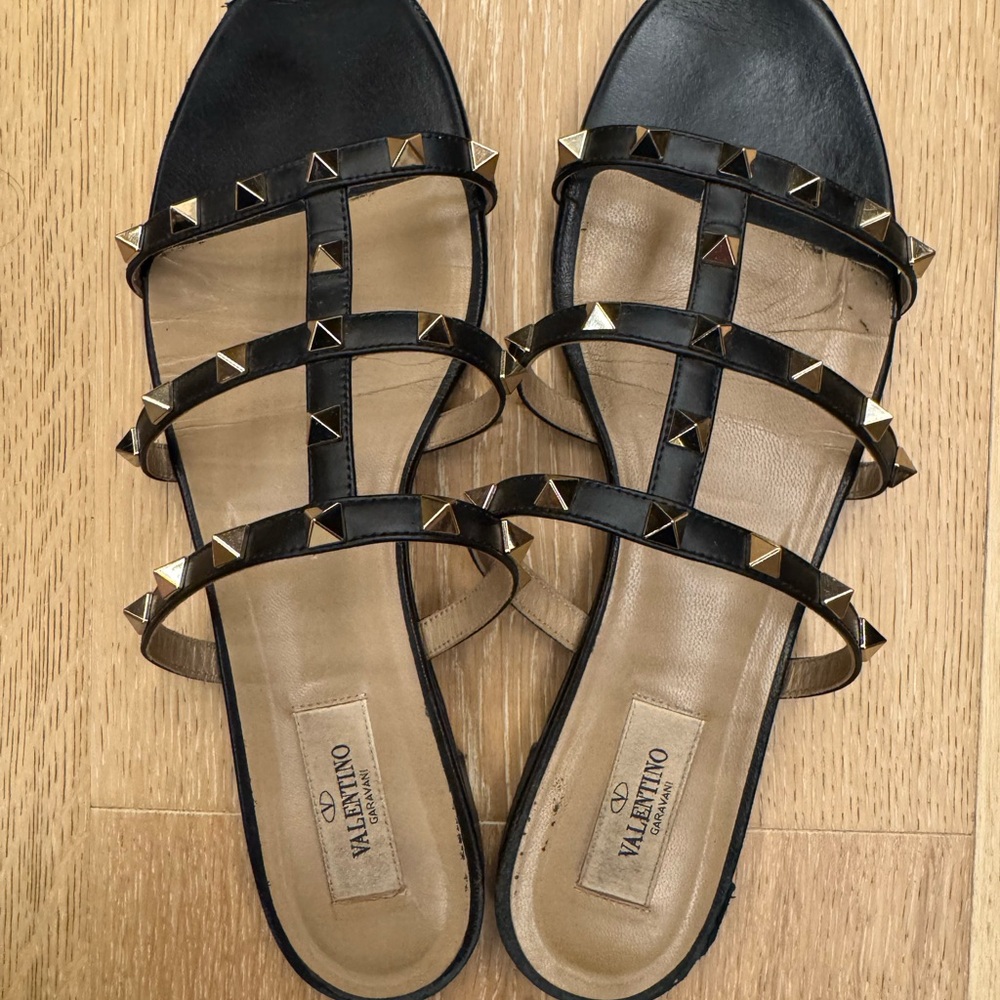 Valentino Black and Gold Women's Rockstud flat leather Sandals 8.5 used